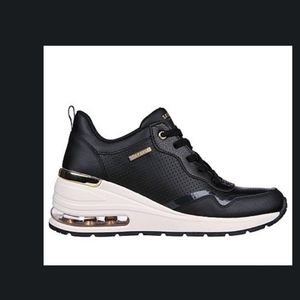 Women's Street Million Air - Hotter Air Casual Sneakers Size 8.5 Gently used